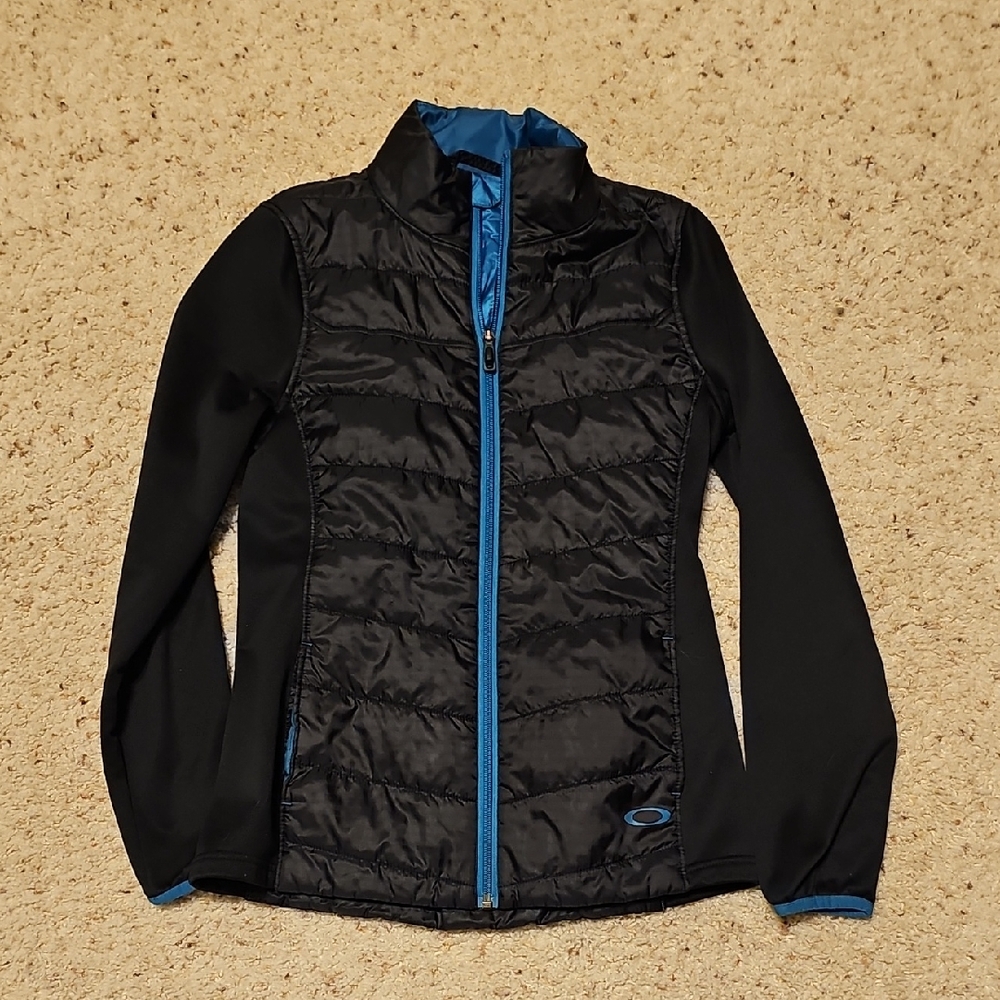 Oakley Women’s Black Hybrid Puffer Jacket Blue Trim Small